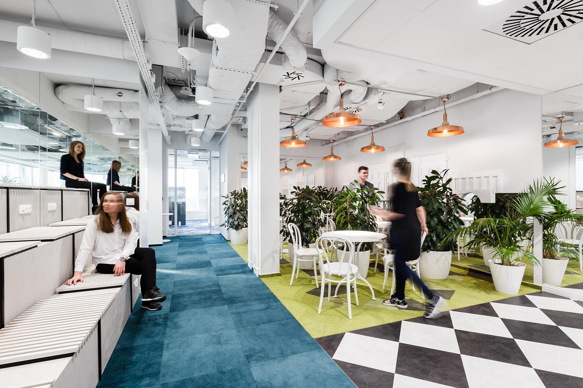 MediaCom Warszawa by Workplace (11) Łazienki.jpg