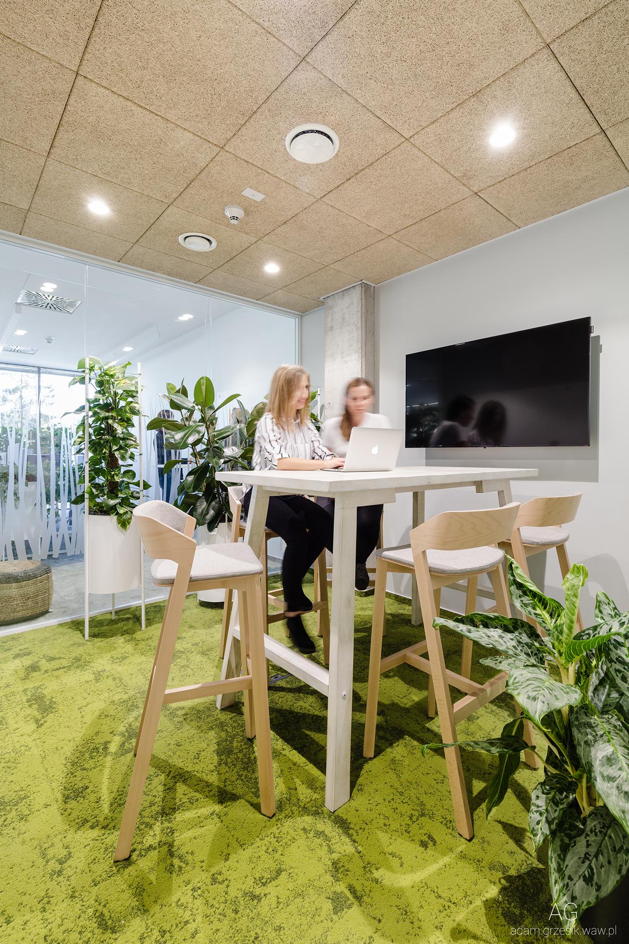 TNX 00 IMG_1850-Edit.jpg